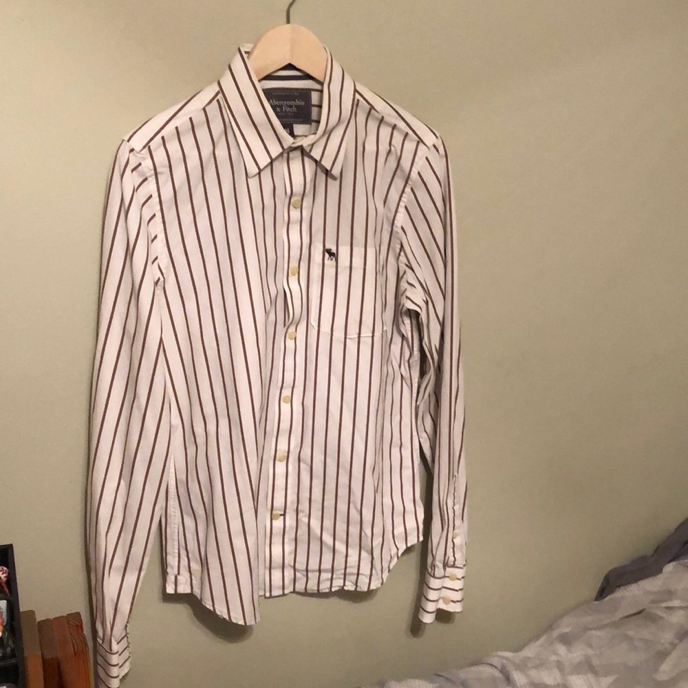 Long sleeve casual button down shirt